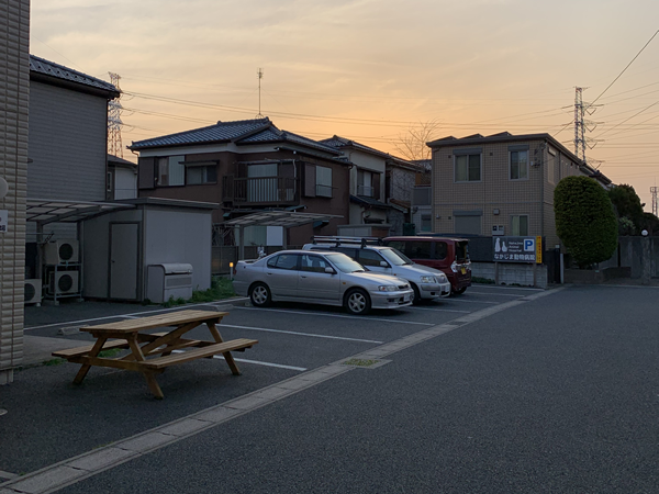 病院裏駐車場